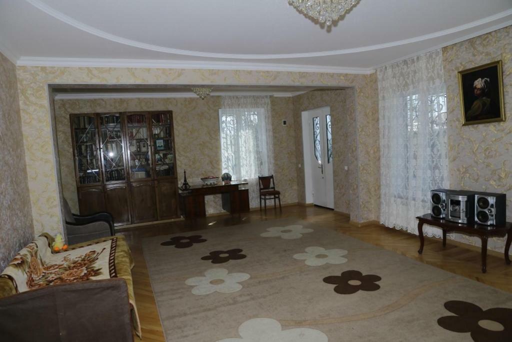 Nana'S Apartment Kutaisi Zewnętrze zdjęcie